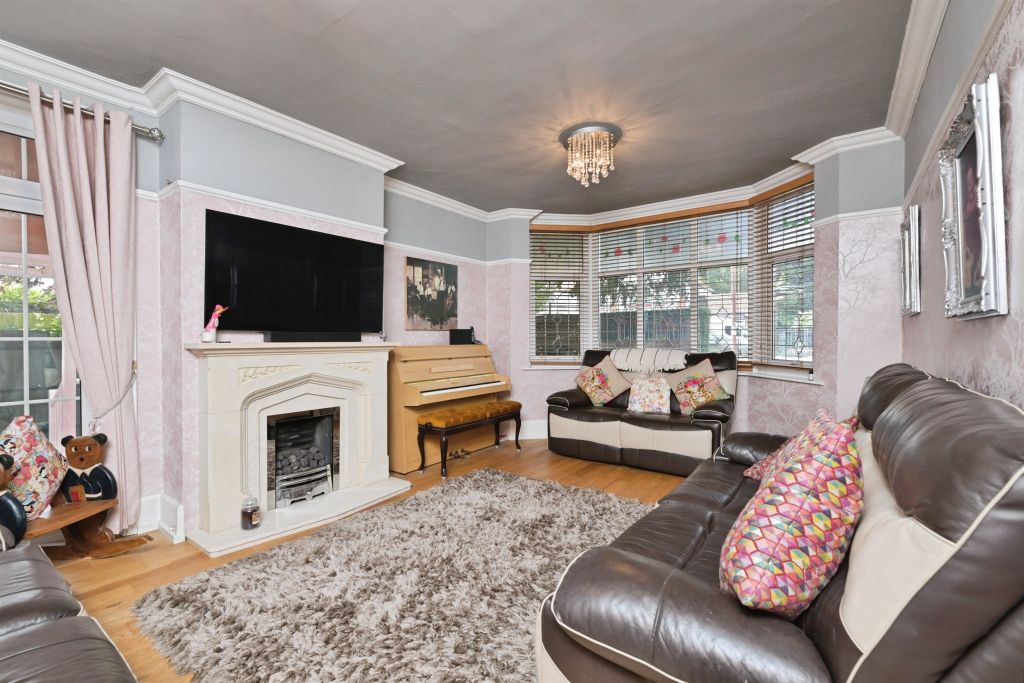 Property photo 3 of 17