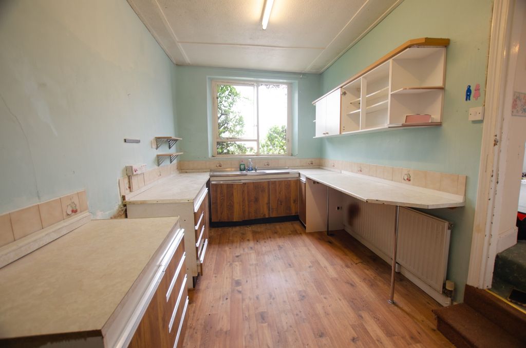 Property photo 3 of 7 23A Fore Street
