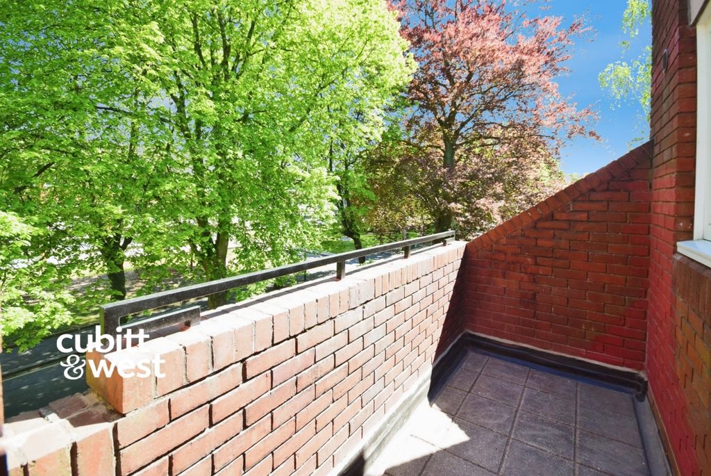 Property photo 3 of 6 802Ab914-Dsc_5958