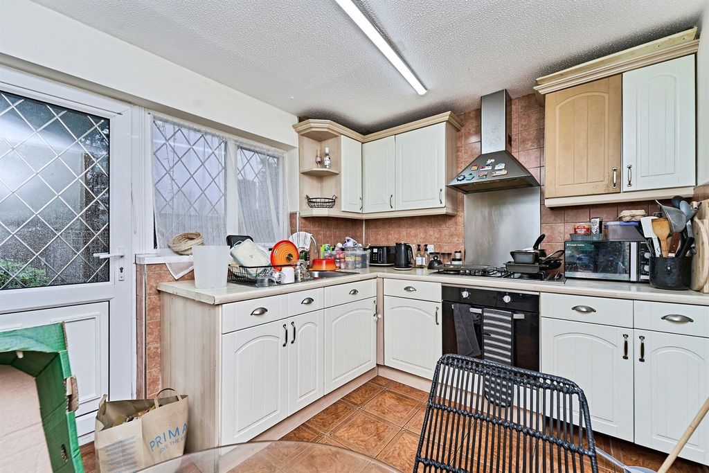 Property photo 2 of 17