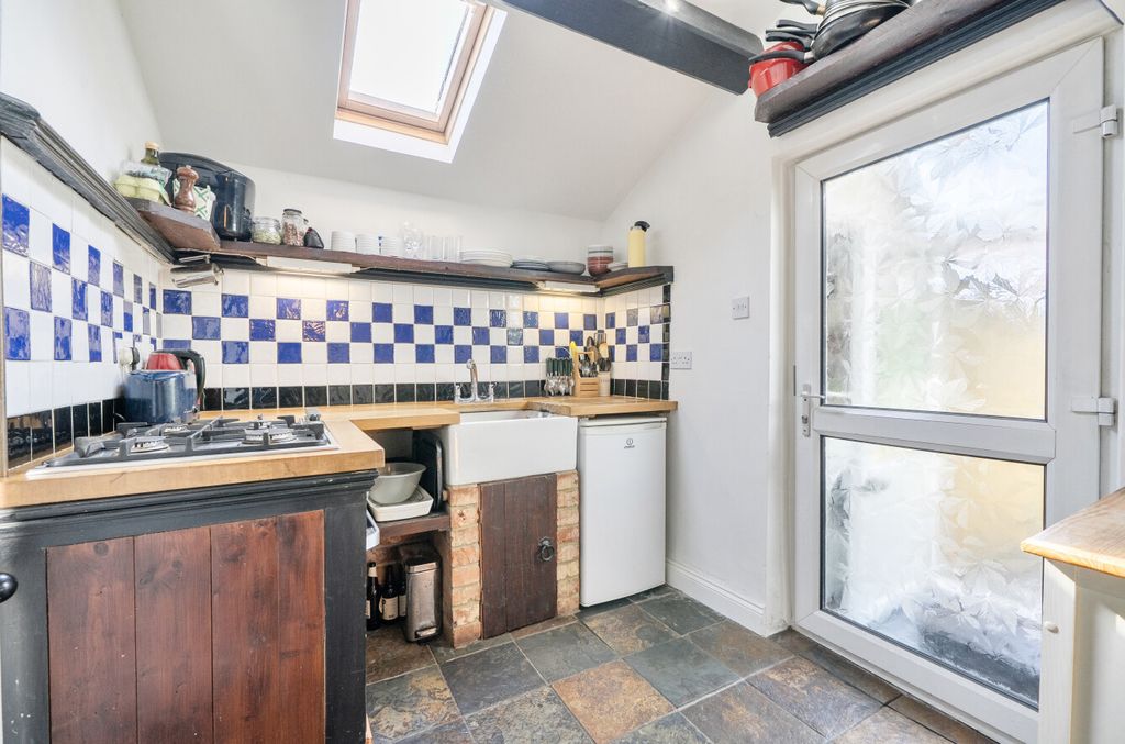 Property photo 3 of 18 1464832-5-6A0F7Fb...