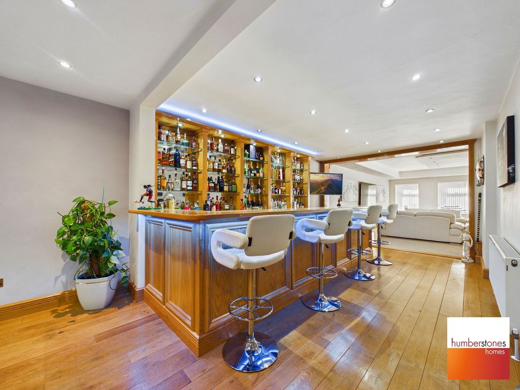 Property photo 3 of 28