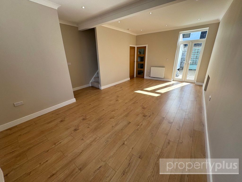 Property photo 2 of 14 Picture No. 09