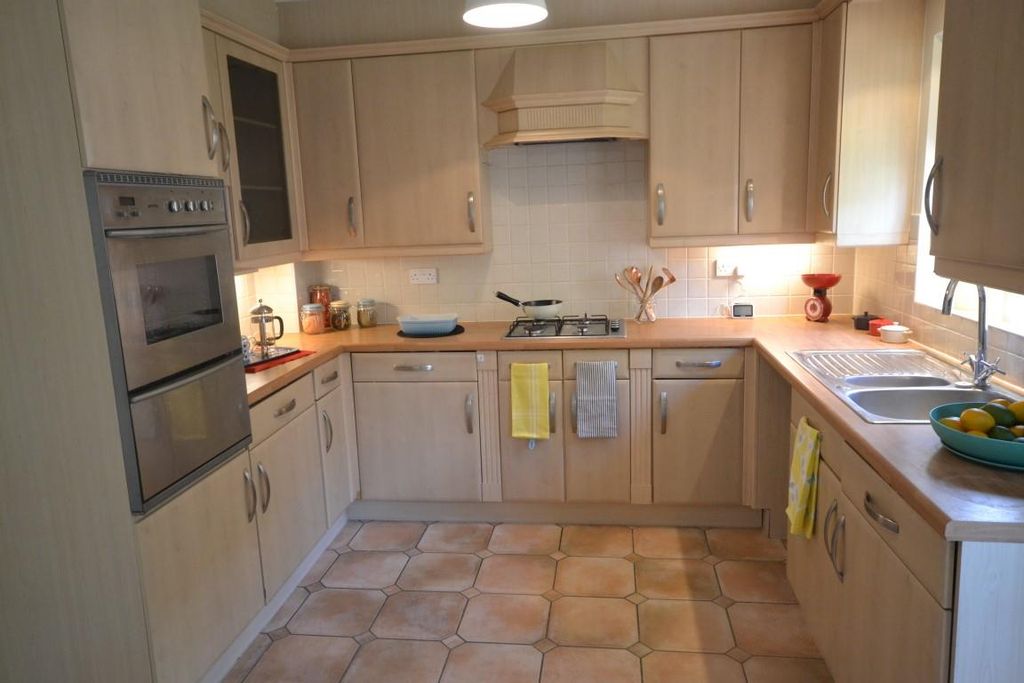 Property photo 3 of 12 Kitchen.Jpg
