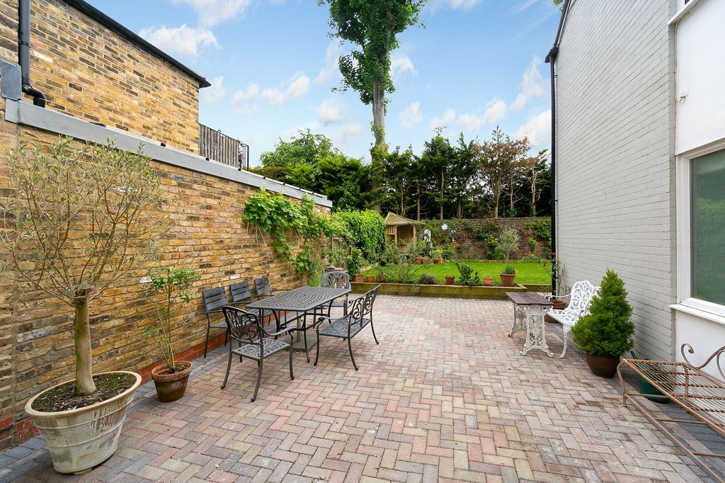 Property photo 3 of 20