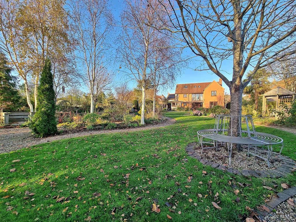 Property photo 3 of 29