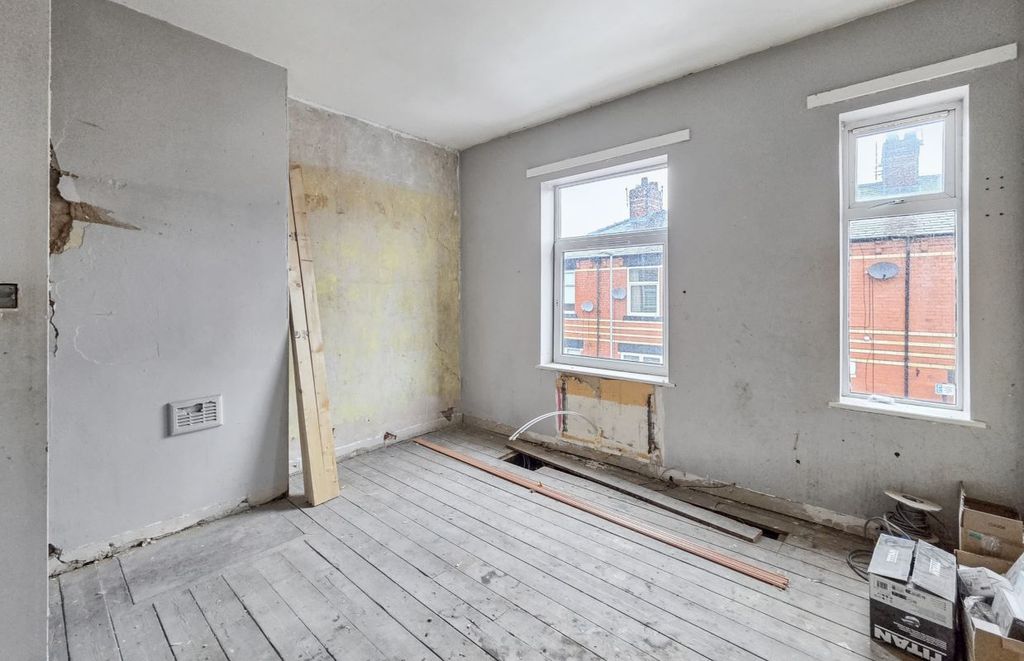 Property photo 2 of 13