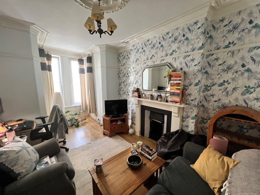 Property photo 2 of 6