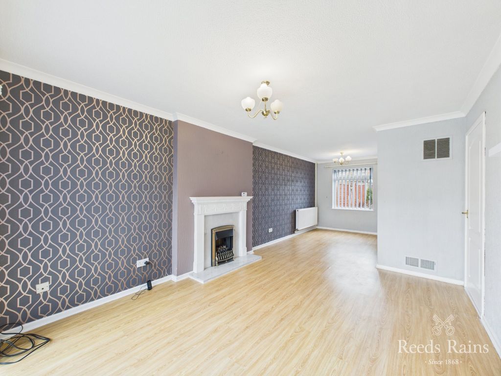 Property photo 2 of 16 Sitting/Dining Room