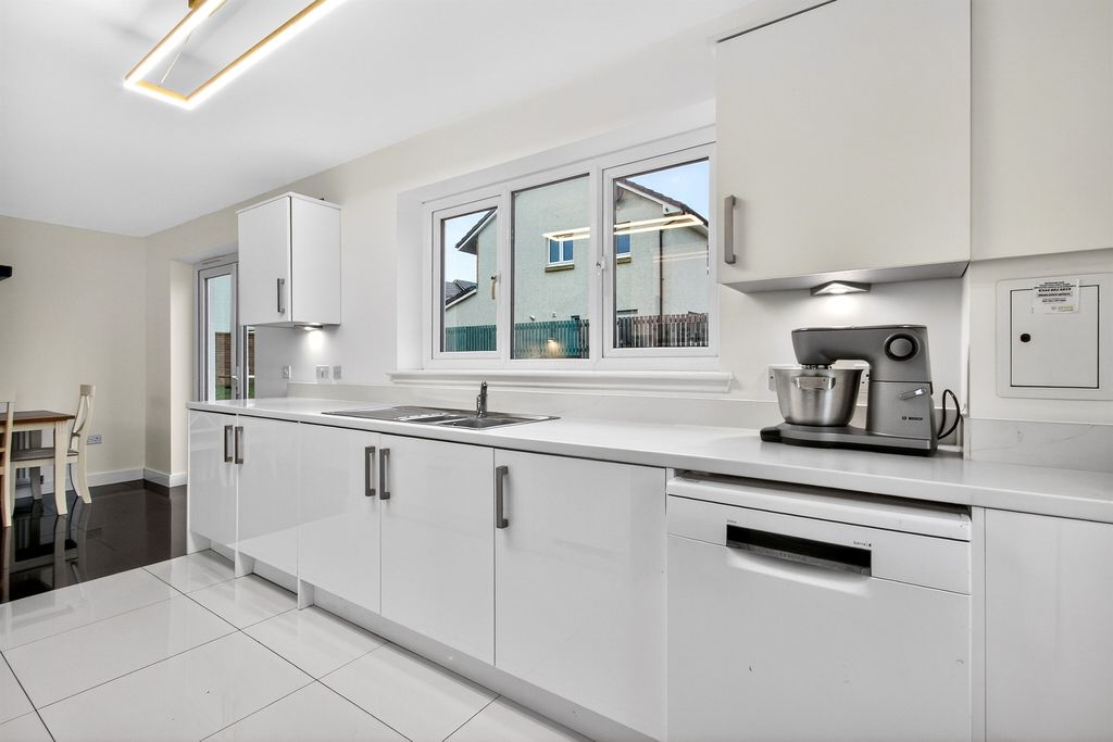 Property photo 2 of 24