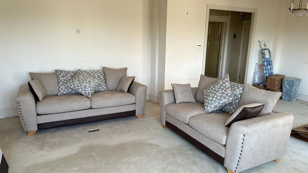 Property photo 1 of 4