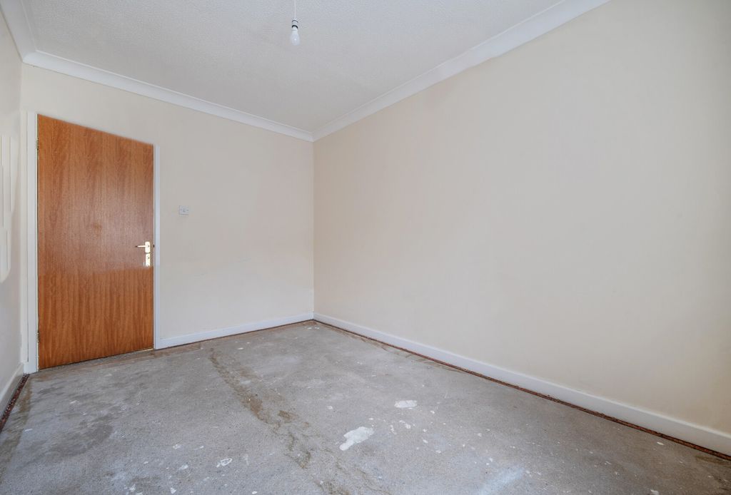 Property photo 3 of 20 1409595-8-6986000...