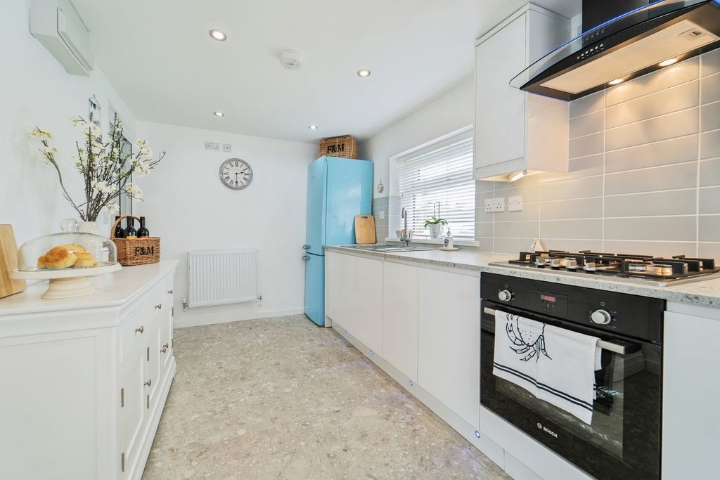Property photo 3 of 20 Pbox-Img.Jpg