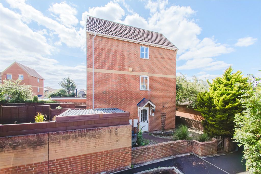 Property photo 1 of 19 Picture No. 02