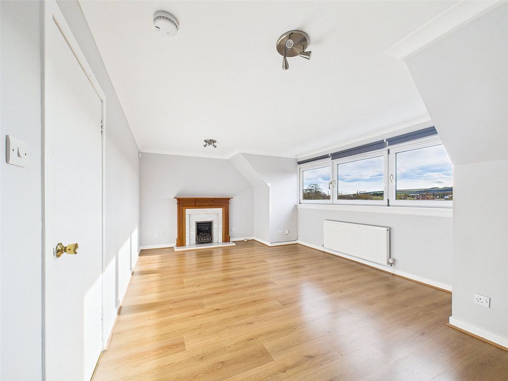 Property photo 2 of 27 Picture No. 19