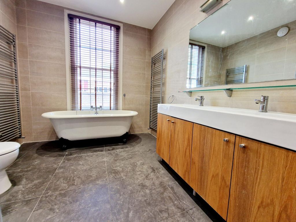 Property photo 2 of 4