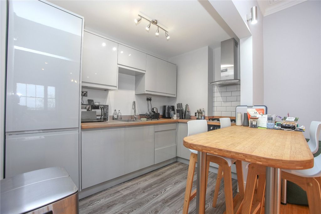 Property photo 3 of 8 Picture No. 04