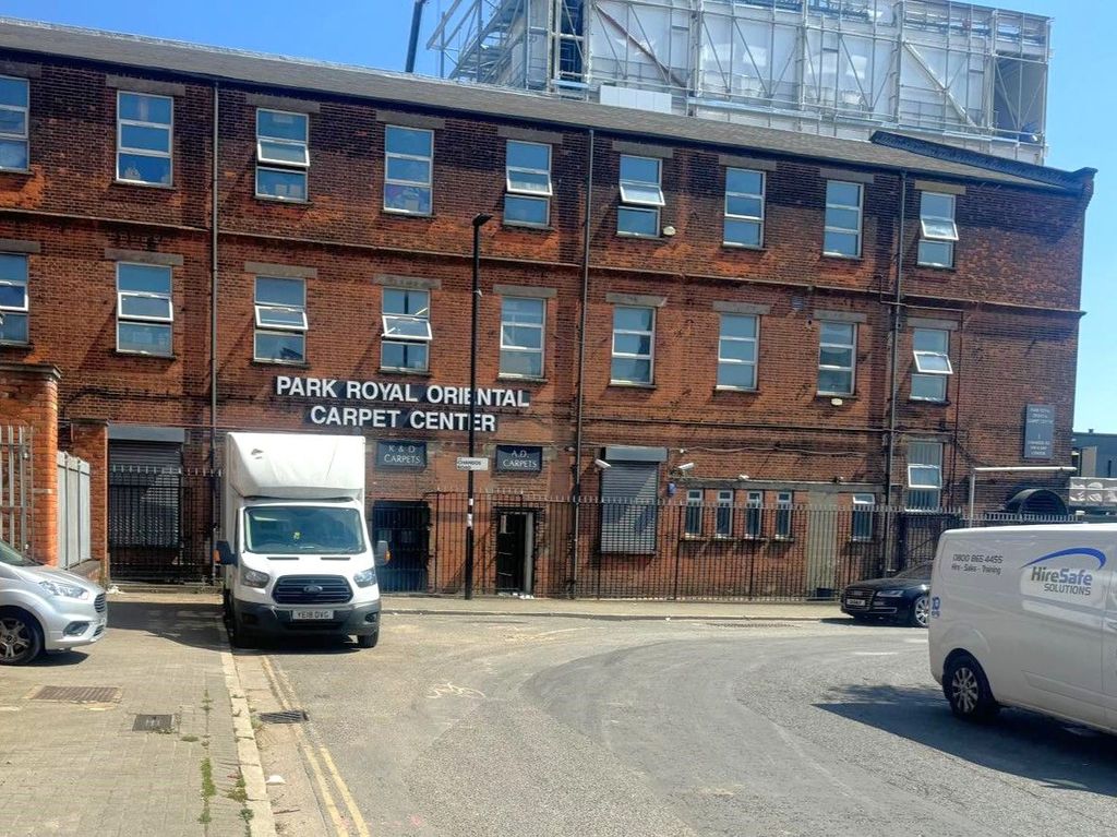 Property photo 1 of 4