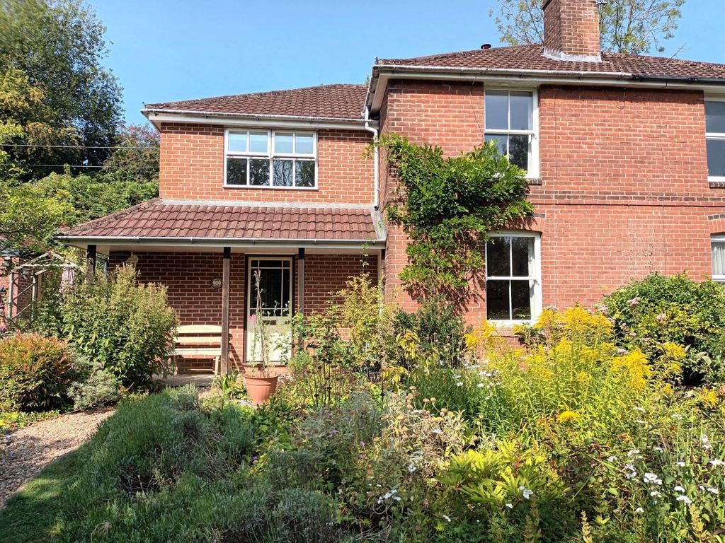 Property photo 1 of 11 Front