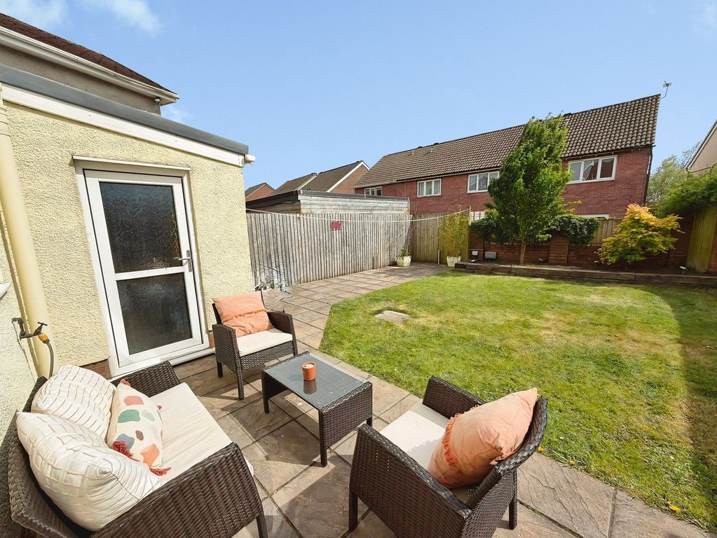 Property photo 2 of 28