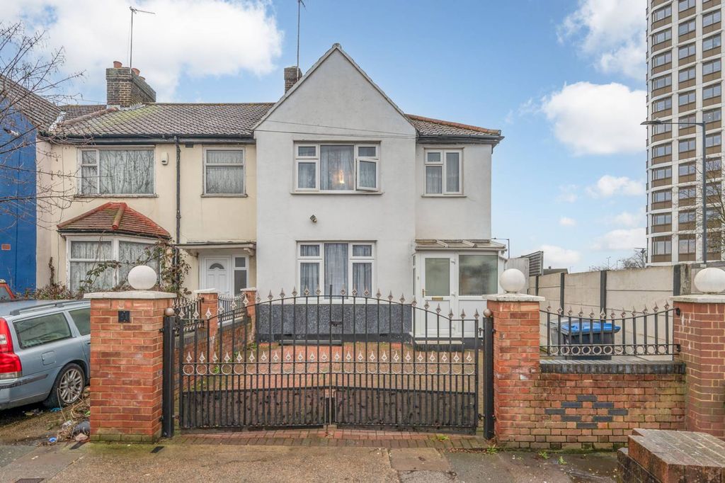 Property photo 1 of 17