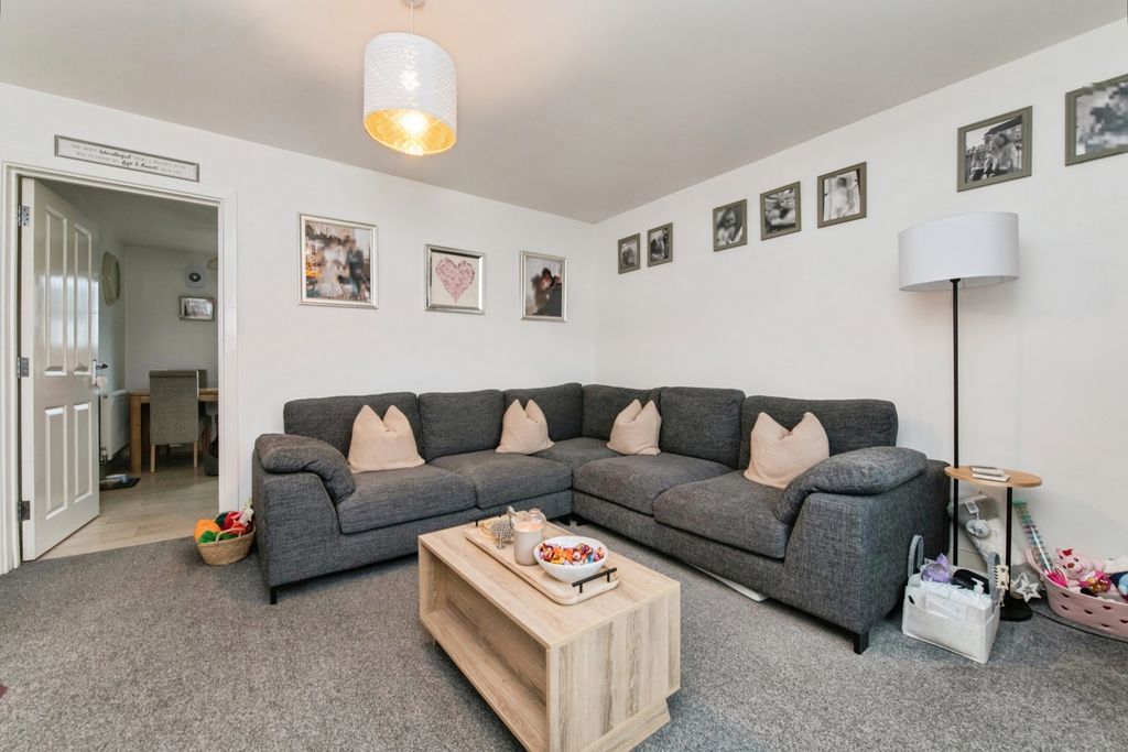 Property photo 3 of 19 Pbox-Img.Jpg