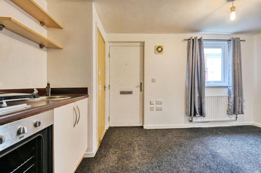 Property photo 3 of 20