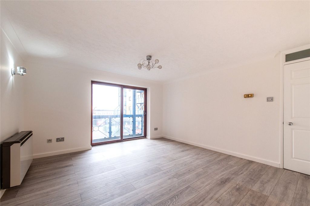 Property photo 3 of 20 Picture No. 27