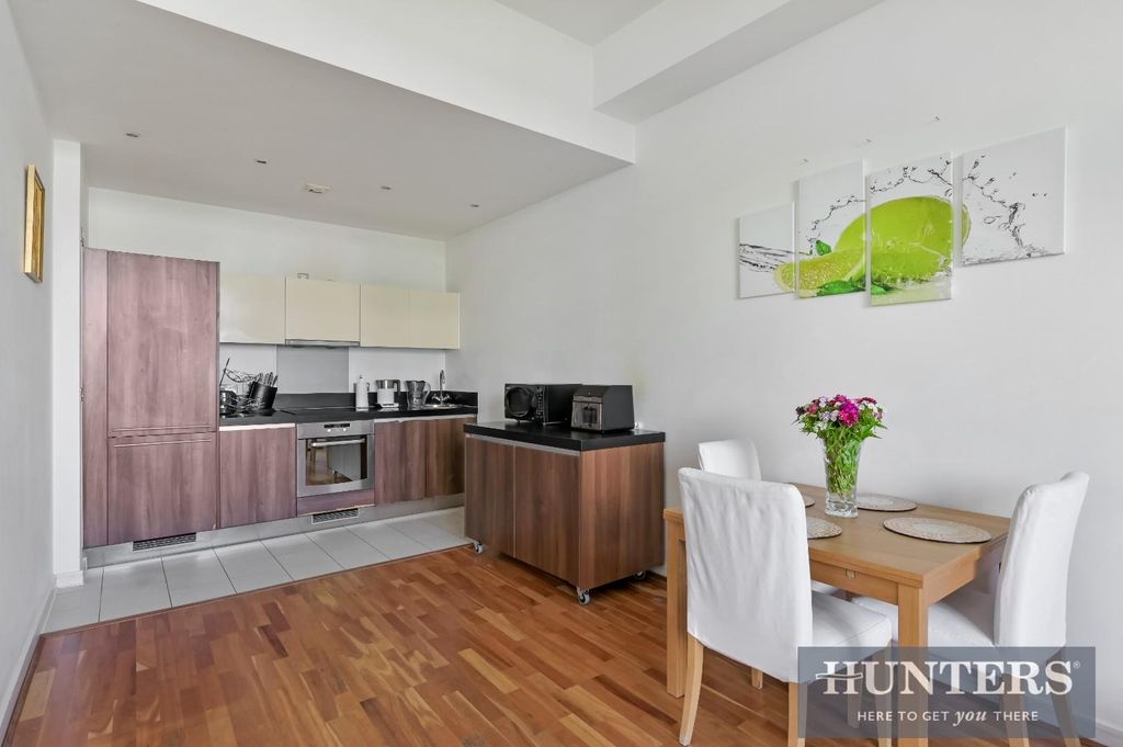 Property photo 2 of 8 Wallis House, -13.Jpg