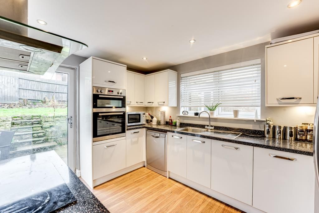 Property photo 3 of 25 12 Pinewood Close, Kettering-12.Jpg