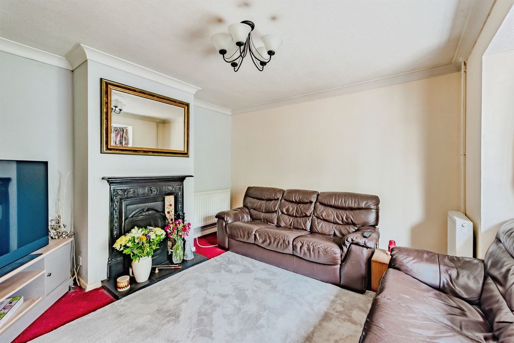 Property photo 2 of 17