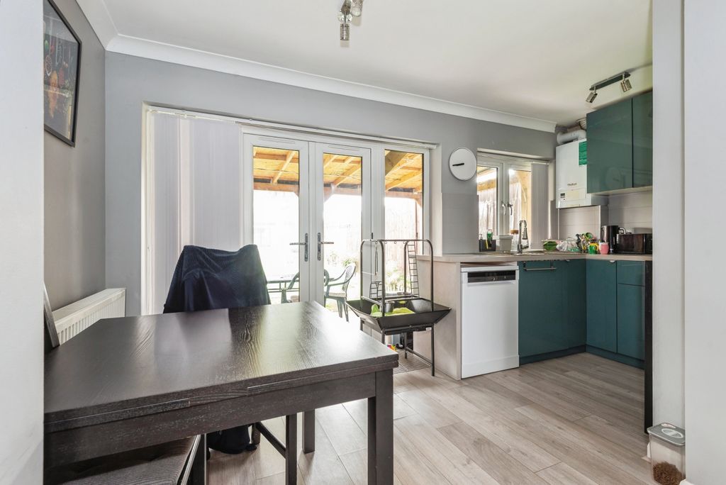 Property photo 3 of 18