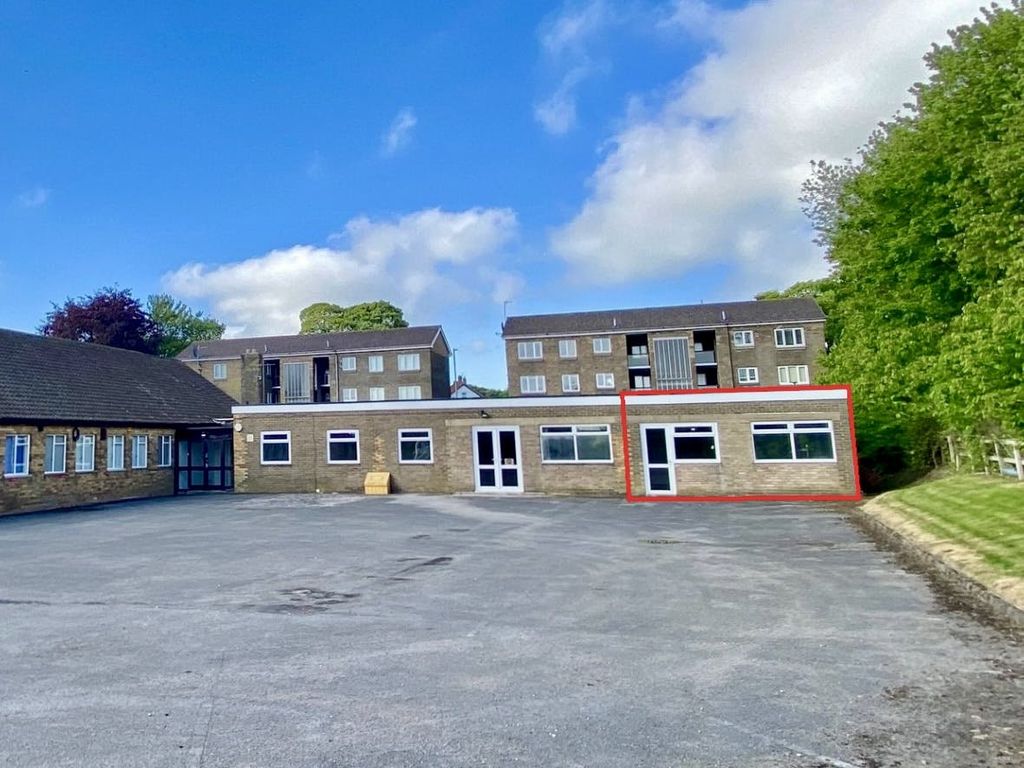 Property photo 1 of 8 06 Outside 05B.Jpg