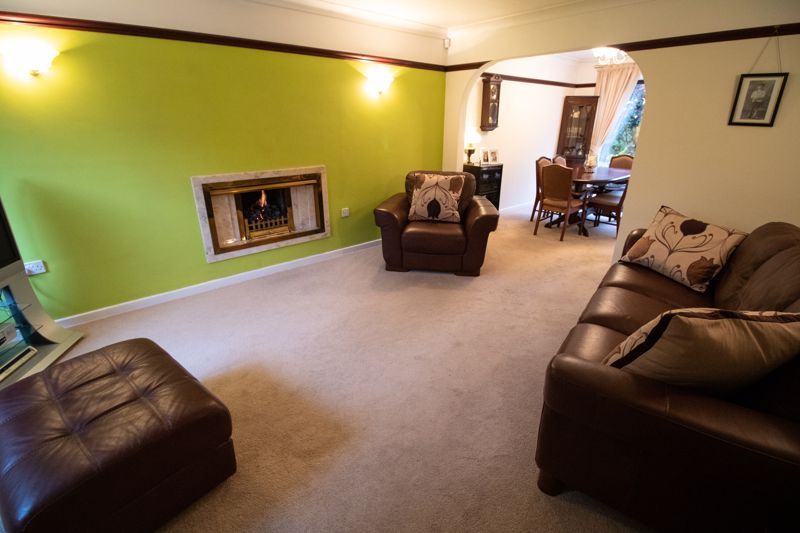 Property photo 3 of 18 Lounge