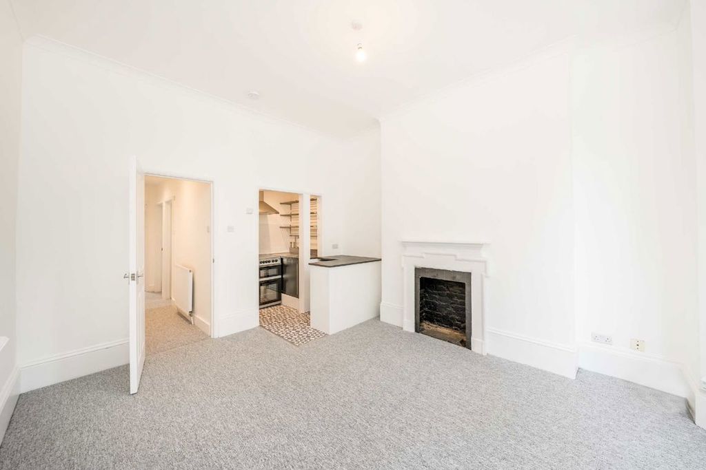 Property photo 3 of 7