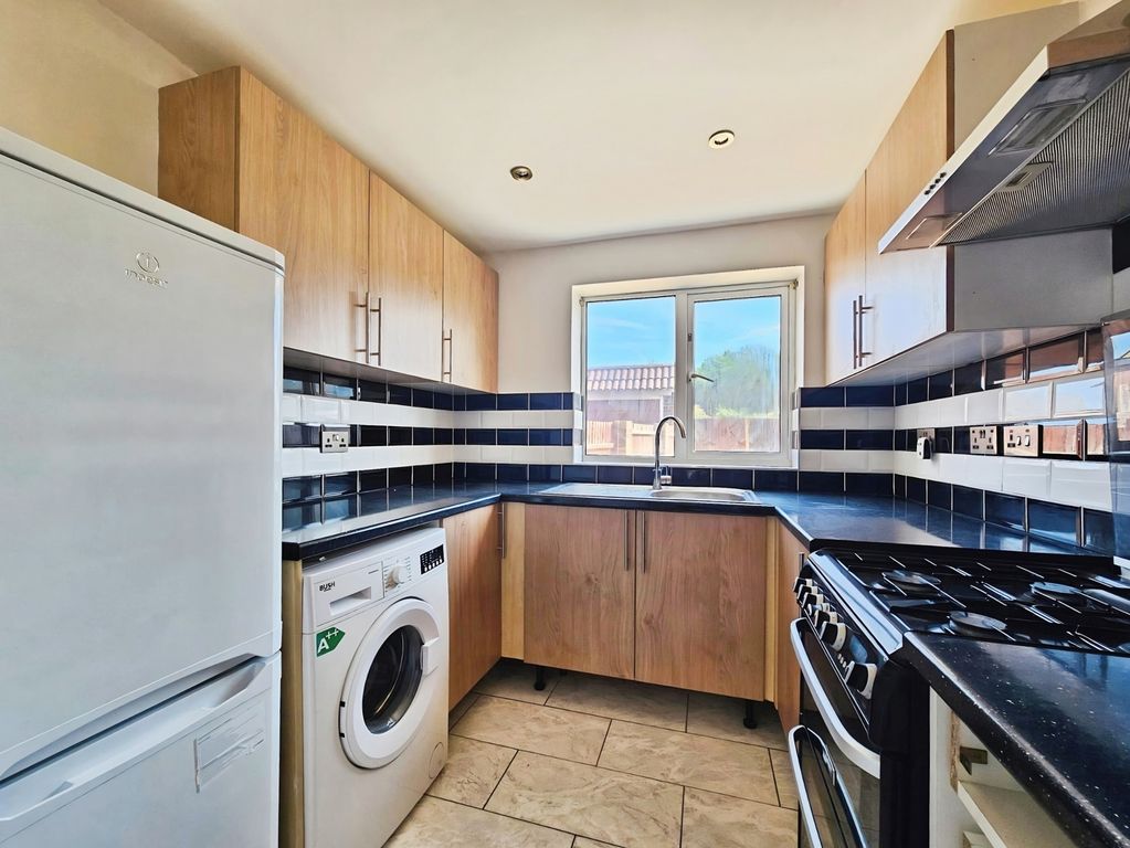 Property photo 3 of 14 Kitchen