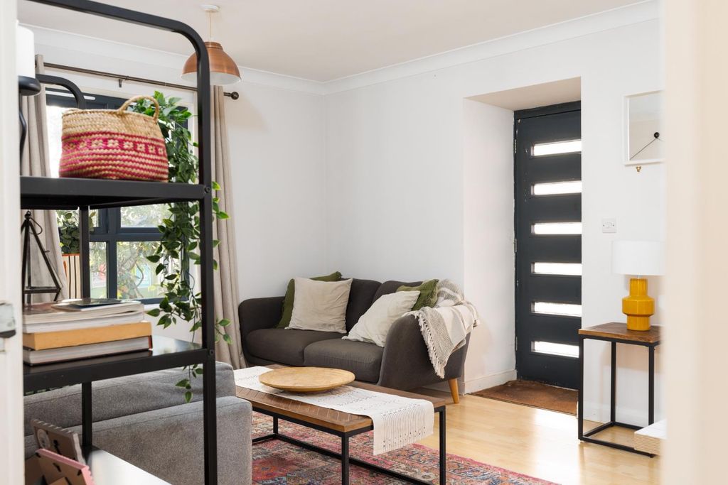 Property photo 3 of 17 36 St. Clements Court, Bs2-9.Jpg