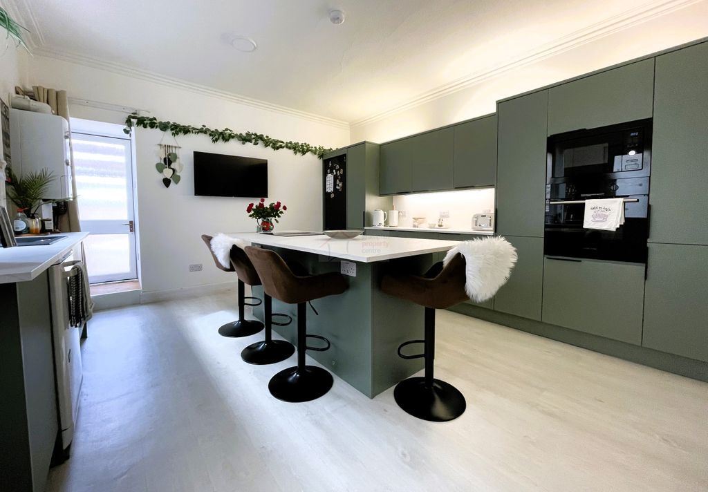 Property photo 2 of 15 Kitchen
