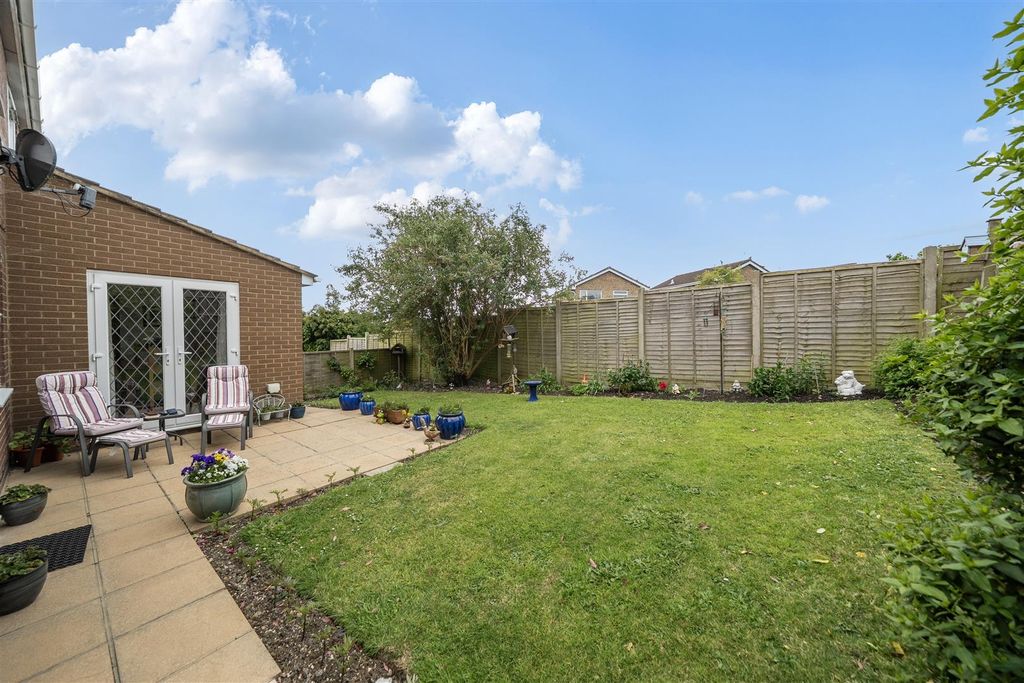 Property photo 3 of 22 Rear Garden To Dining Room