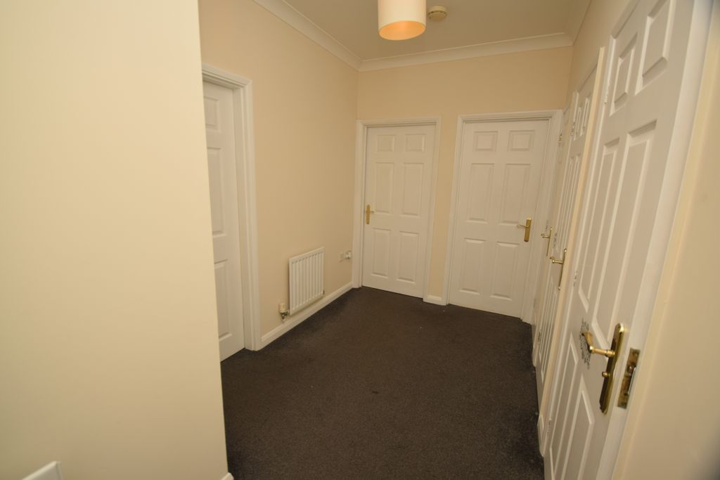 Property photo 2 of 9 Hallway