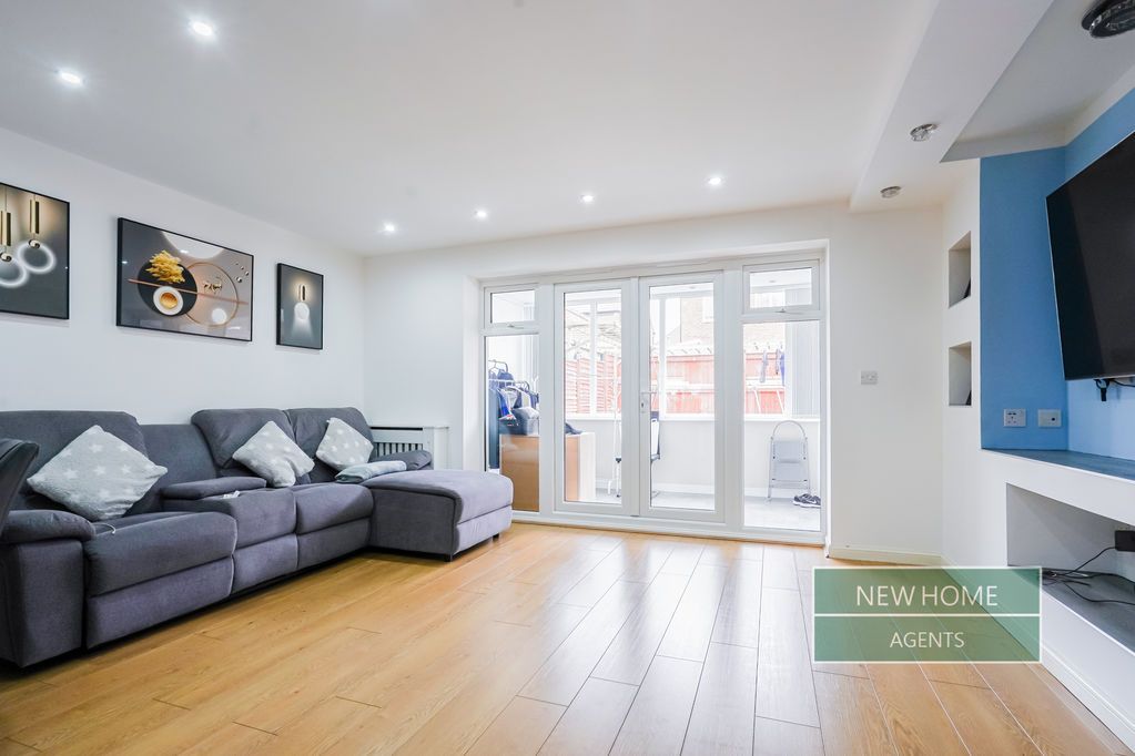 Property photo 3 of 23 Photo 11