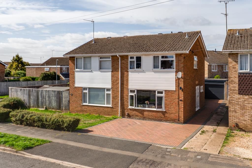 Property photo 1 of 23 104 Churchill Way, Burton Latimer (2 Of 23).Jpg