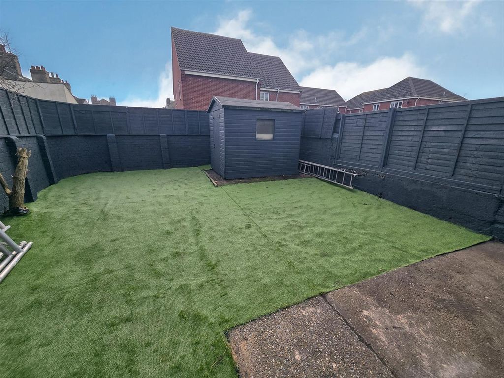 Property photo 3 of 15 Garden