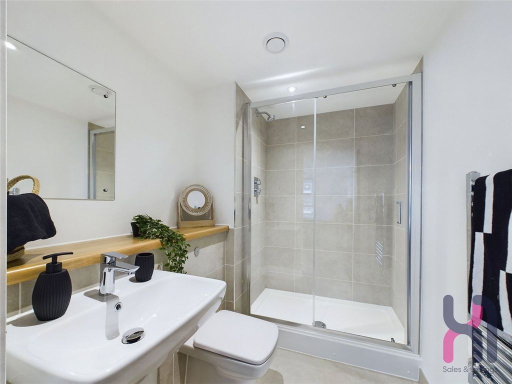 Property photo 2 of 9