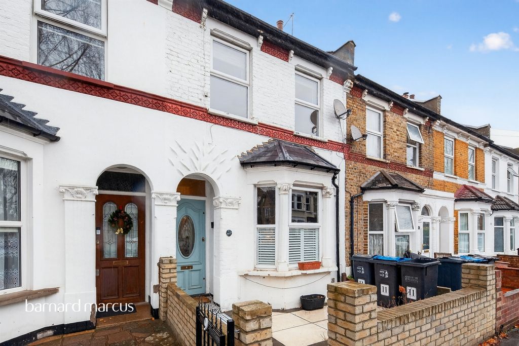 Property photo 2 of 17