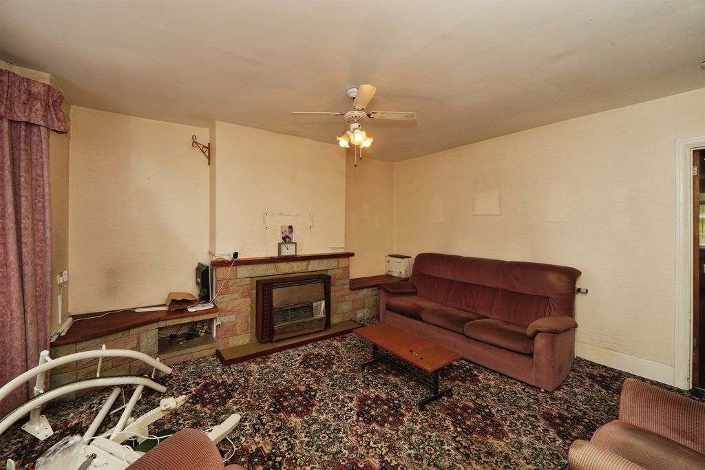 Property photo 2 of 19