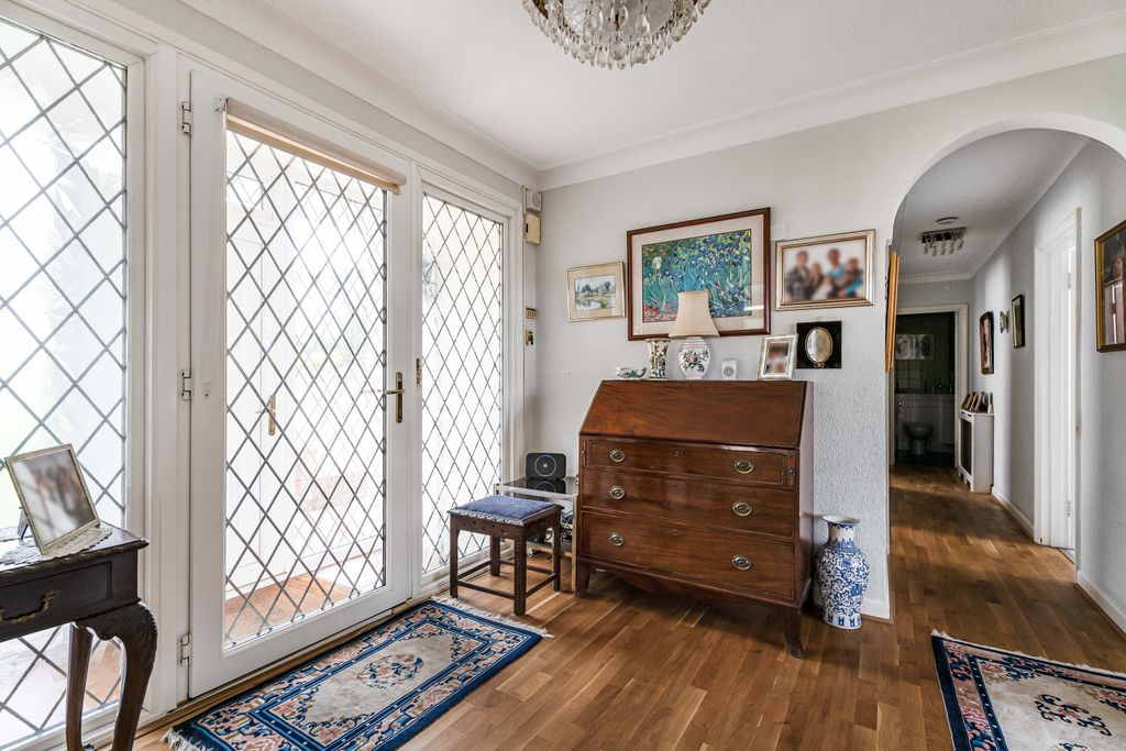 Additional image 4 of 4 bed detached house for saleRidgemount Gardens, Enfield EN2