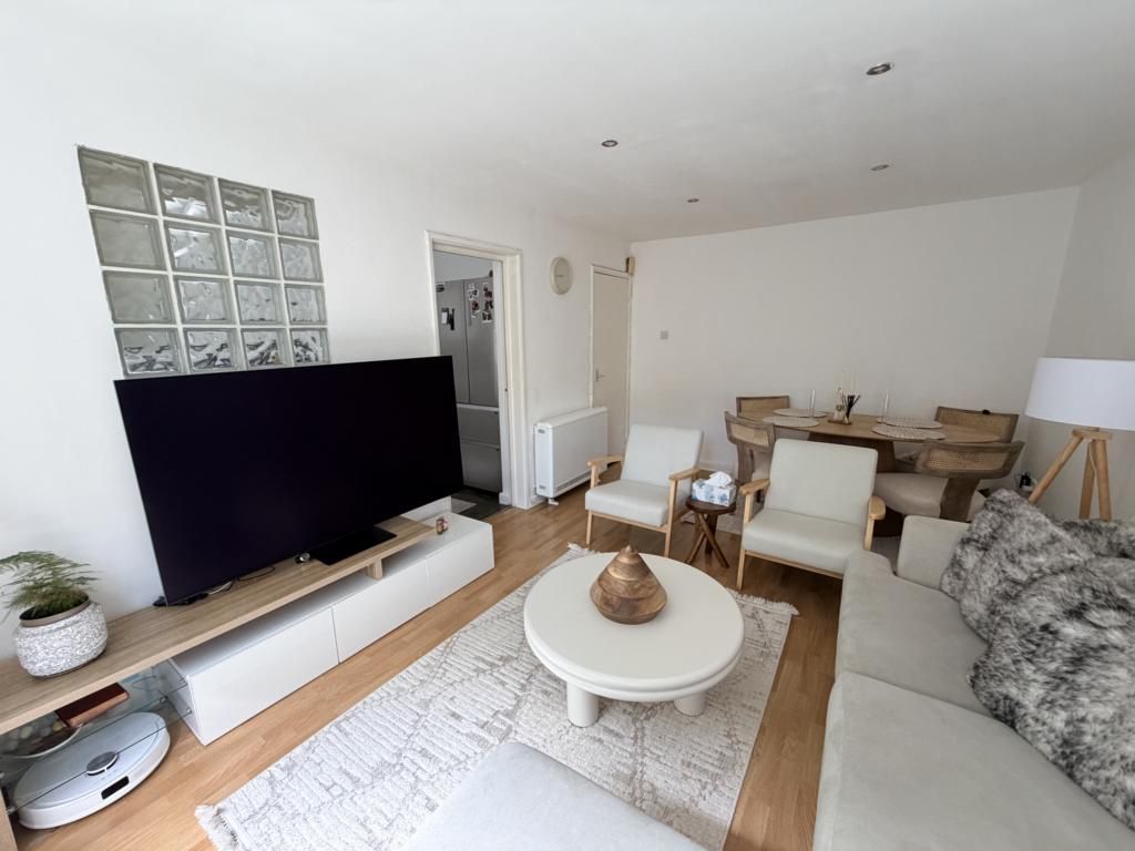 Property photo 3 of 6 Dining Room