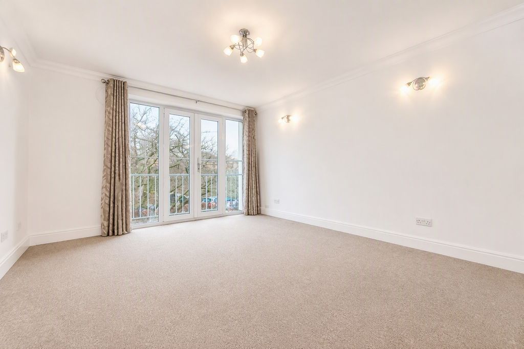 Property photo 2 of 9