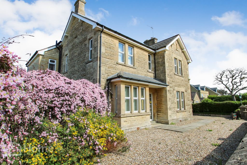 Property photo 1 of 24